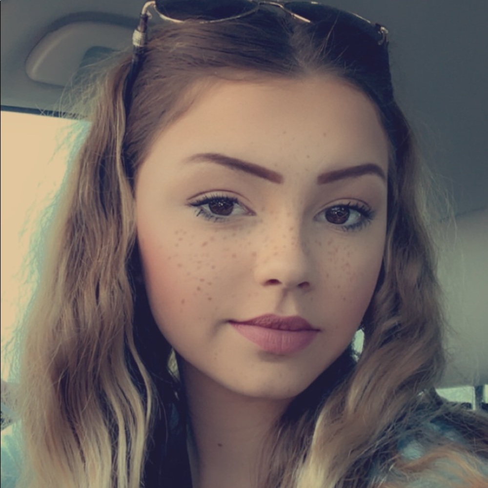 Meet your Posher, Hannah